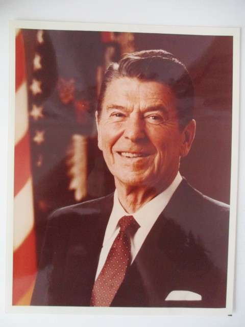 PREPRINTED AUTOGRAPH AND PHOTO - PRESIDENT RONALD REAGAN