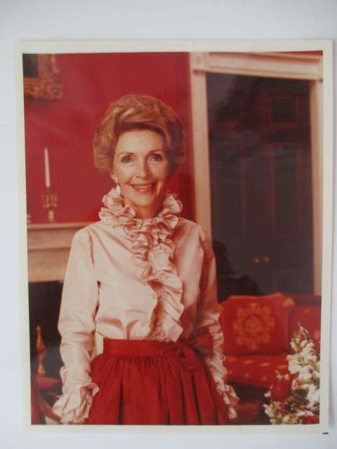 PHOTOGRAPH - MRS NANCY REAGAN - A4 SIZE
