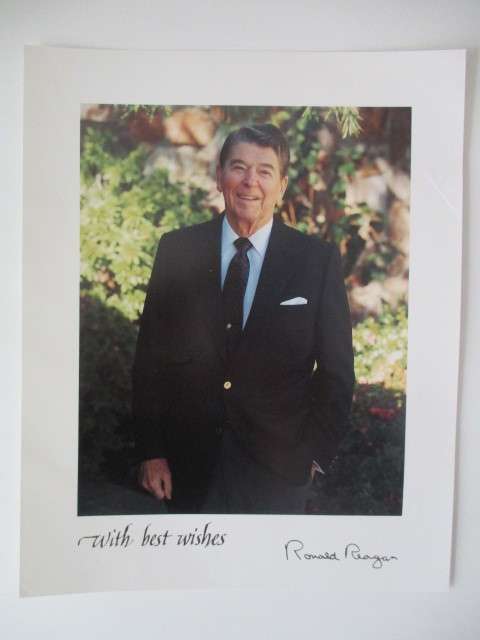 PRINTED AUTOGRAPHED PHOTO - PRESIDENT RONALD REAGAN USA