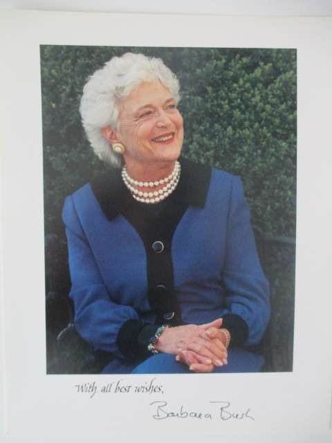 PRINTED AUTOGRAPH OF MRS BARBARA BUSH -  20 CM X  251/2 CM