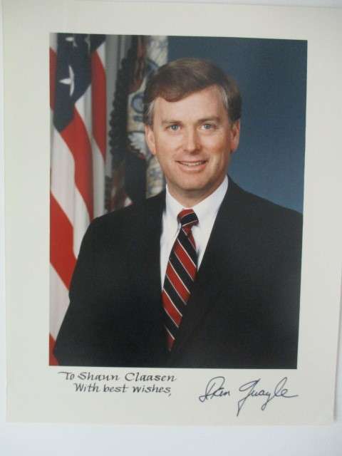 AUTOGRAPHED SIGNED / DAN QUAYLE AND CHRISTMAS CARD A4 SIZE