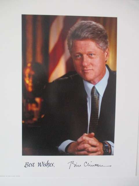 PRINTED AUTOGRAPH - BILL CLINTON AND FREE BOOKLET A4 SIZE