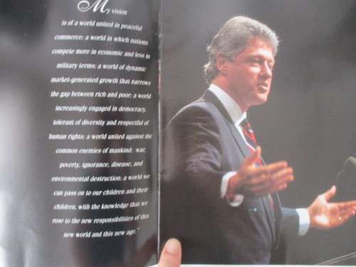 PRINTED AUTOGRAPH - BILL CLINTON AND FREE BOOKLET A4 SIZE