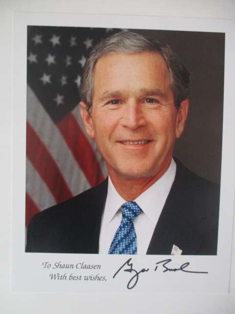 PRINTED AUTOGRAPH - GEORGE BUSH  - AND FREE BOOKLET A4 SIZE