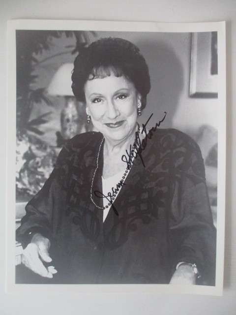 AUTOGRAPHED / SIGNED - JEAN STAPLETON- ALL IN THE FAMILY A4 SIZE