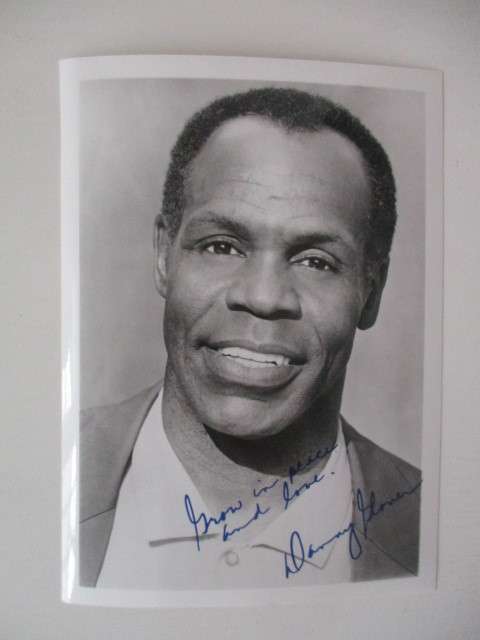 PRINTED AUTOGRAPH - DANNY GLOVER -    17 1/2CM X  12 1/2 CM
