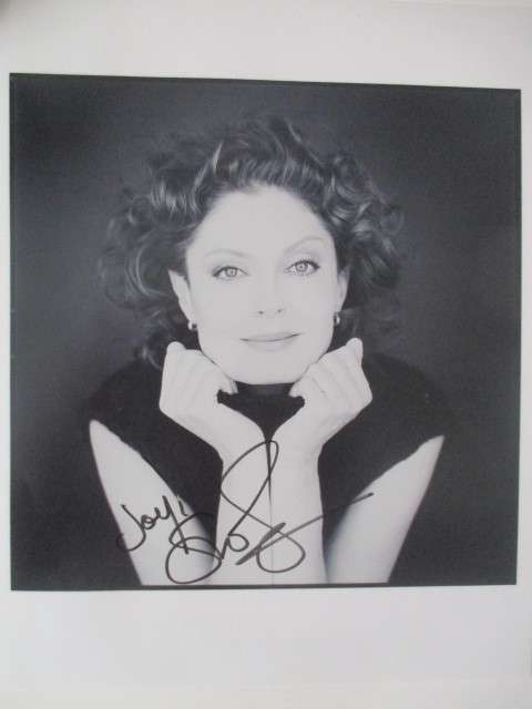 AUTOGRAPHED / SIGNED - SUSAN SARANDON - A4 SIZE THELMA AND LOUIS