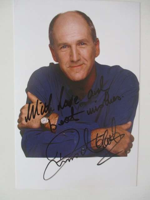 AUTOGRAPHED / SIGNED - RUSS ABBOT BRITISH COMEDIAN  10CM X 15CM