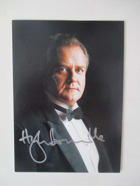 AUTOGRAPHED/SIGNED - HUGH BONNEVILLE - JAMES BOND TOMMORROW NEVER DIES
