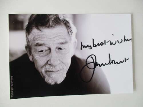 PRINTED AUTOGRAPH - ACTOR JOHN HURT   POSTCARD SIZE