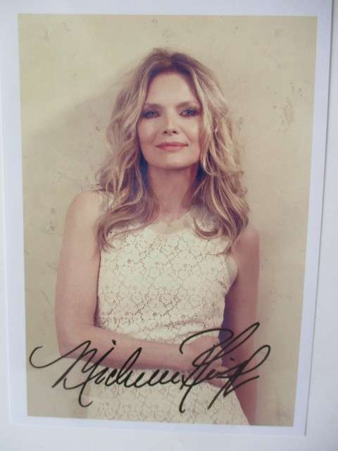 PRINTED AUTOGRAPH - MICHELLE PHEIFFER - CAT WOMAN FROM BAT MAN
