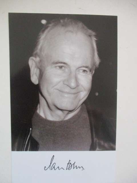 PRINTED AUTOGRAPH - IAN HOLM -  LORD OF THE RINGS  - POST CARD SIZE