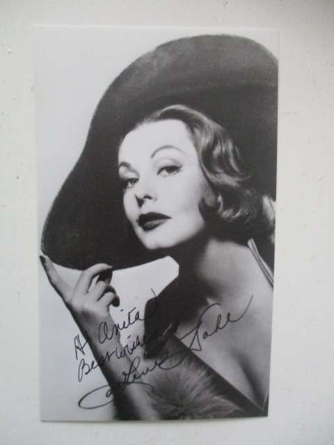 AUTOGRAPHED / SIGNED - ARLENE DAHL - WOMANS WORLD  - APP POST CARD SIZE