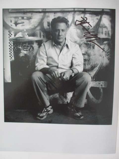 AUTOGRAPHED /  SIGNED - DUSTIN HOFFMAN - RAINMAN  - A4 SIZE FREE AUTOGRAPH WITH