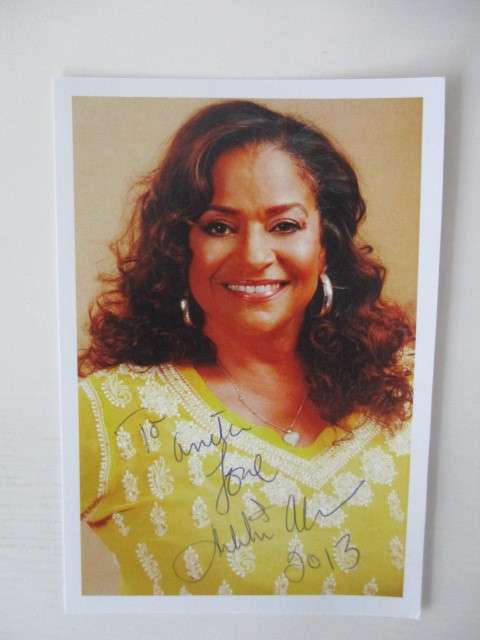 AUTOGRAPHED / SIGNED DEBBIE ALLEN - ACTRESS  FAME  -   11 CM X 16 1/2 CM