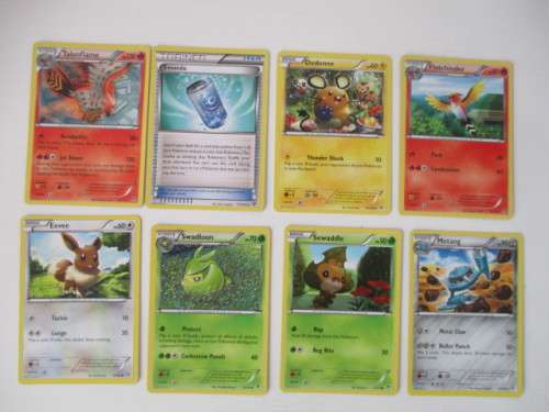 POKEMON  2015   8 CARDS
