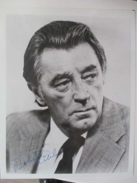AUTOGRAPHED / SIGNED ROBERT MITCHUM  - CAPE FEAR A4 SIZE