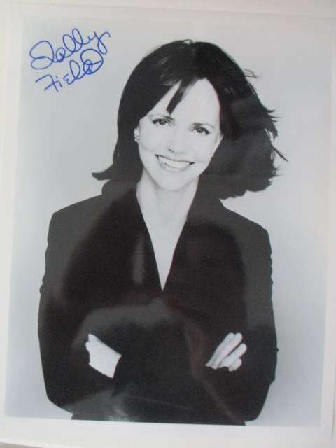 PRINTED AUTOGRAPH - SALLY FIELD A4 SIZE