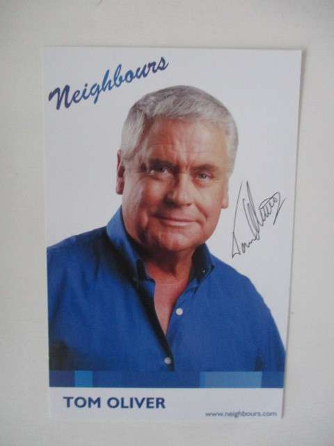 AUTOGRAPHED / SIGNED - NEIGHBOURS  LOT OF 9 AUTOGRAPHS!!!