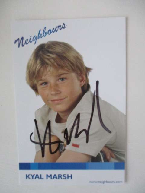 AUTOGRAPHED / SIGNED - NEIGHBOURS  LOT OF 9 AUTOGRAPHS!!!