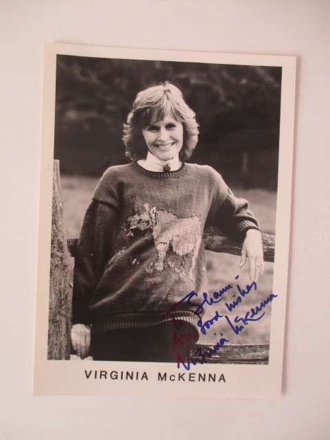 AUTOGRAPHED / SIGNED - VIRGINIA MCKENNA  - BORN FREE  -  12 CM X  17 CM