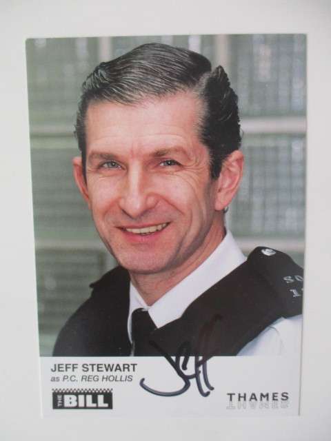 AUTOGRAPHED / SIGNED - JEFF STEWART -  THE BILL -  10 CM X  15 CM