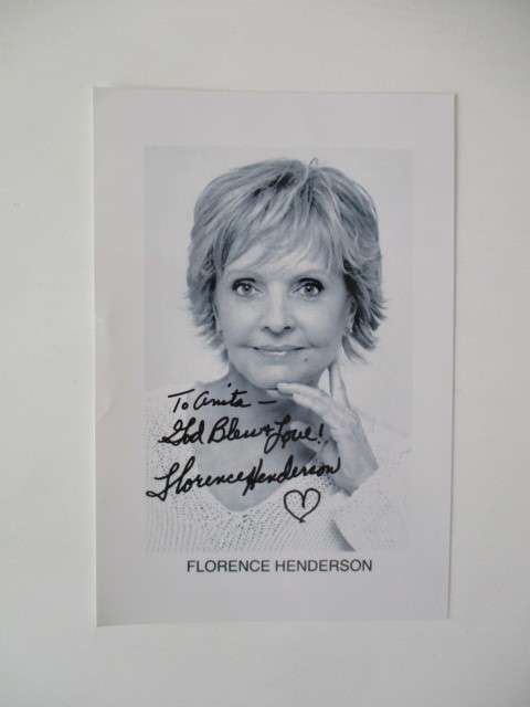 AUTOGRAPHED / SIGNED - FLORENCE HENDERSON - BRADY BUNCH