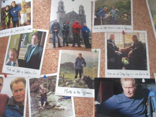 AUTOGRAPHED / SIGNED - MARTIN SHEEN - PHOTO BIOGRAPHY A4 SIZE