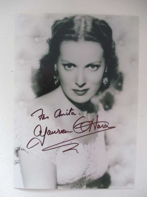 AUTOGRAPHED / SIGNED - MAUREEN O HARA  - CLASSIC VINTAGE ACTOR!!!