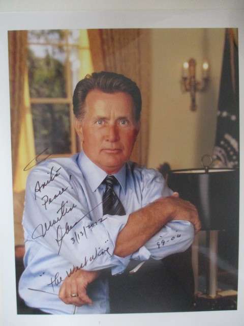 AUTOGRAPHED / SIGNED - MARTIN SHEEN CLASSIC ACTOR  A4 SIZE
