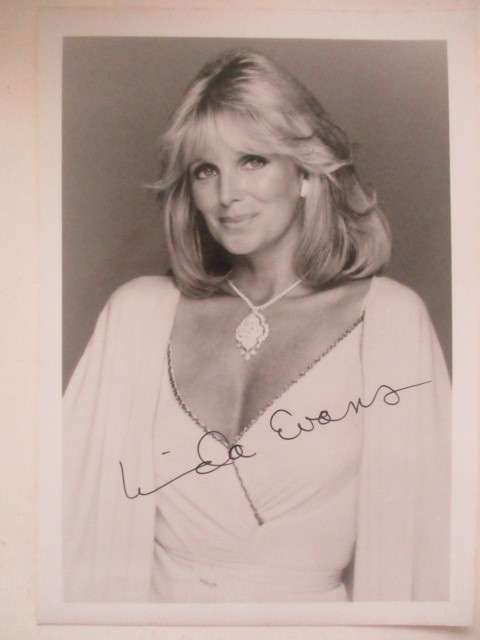 AUTOGRAPHED / SIGNED - LINDE EVANS - DYNASTY -  13 CM  X 18 CM