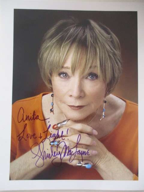 AUTOGRAPHED / SIGNED - SHIRLEY MACLAINE - STEEL MAGNOLIAS!!!!!   A4 SIZE
