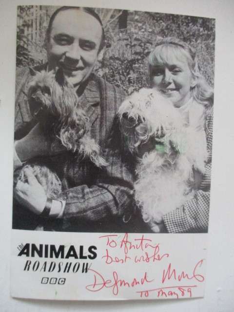 AUTOGRAPHED / SIGNED - DESMOND MORRIS THE ANIMAL ROADSHOW BBC