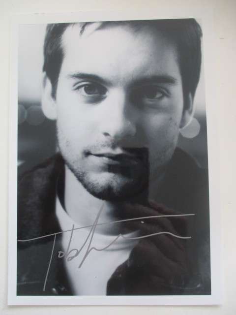 PRINTED AUTOGRAPH TOBY MAGYRE  -  SPIDER MAN  -  12 1/2 CM X  17 1/2 CM