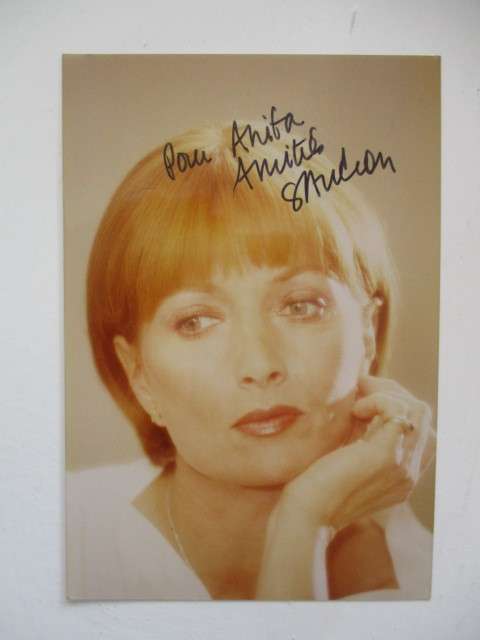 AUTOGRAPHED / SIGNED STEPHANE AUDRAN - FRENCH ACTRESS POSTCARD SIZE