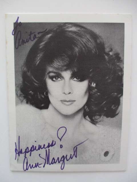 AUTOGRAPHED - SIGNED  -  ANN- MARGRET - WAS MARRIED  TO ELVIS   13 1/2 CM  X 17 1/2 CM