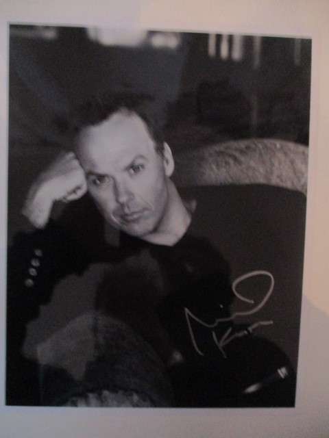 AUTOGRAPHED / SIGNED - MICHAEL KEATON - BATMAN  A4 SIZE