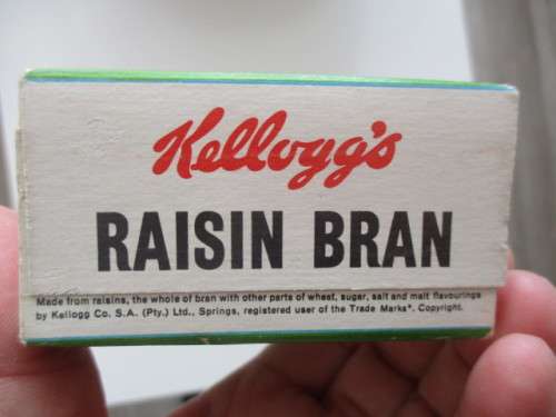 VINTAGE   -  KELLOGGS - RAISIN BRAN BOX   1 OZ.