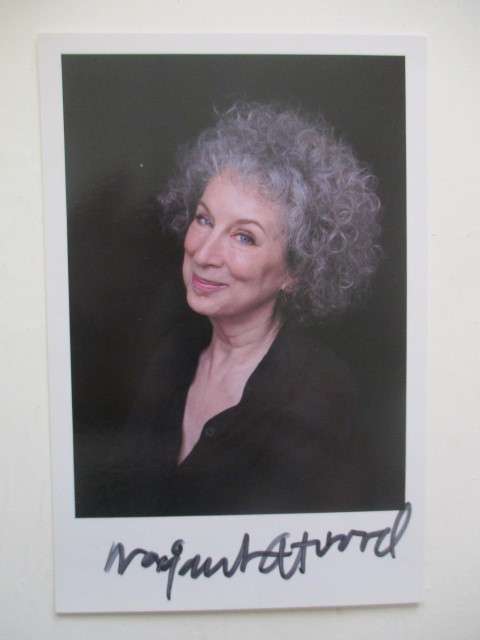AUTOGRAPHED / SIGNED - MARGARET ATWOOD AUTHOR AND NOTE
