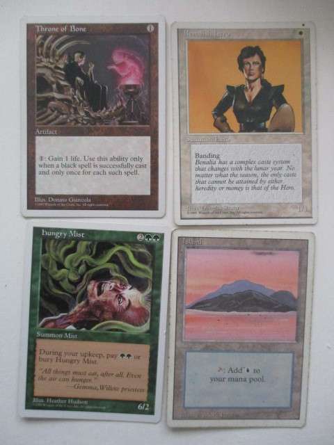 MAGIC THE GATHERING - THRONE OF BONE  AND 3 FREE CARDS