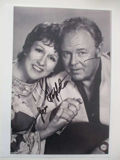 AUTOGRAPHED / SIGNED JEAN STAPLETON  WITH ARCHIE BUNKER  A4 SIZE
