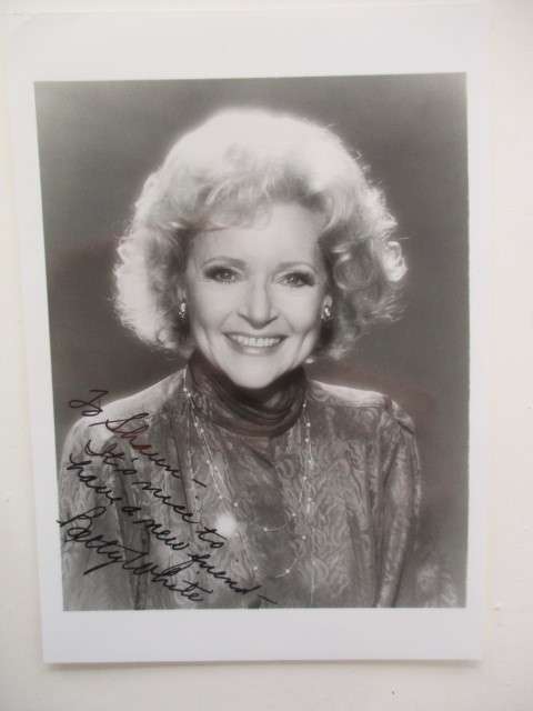 AUTOGRAPHED / SIGNED - BETTY WHITE  AND LETTER GOLDEN GIRLS