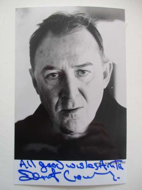 AUTOGRAPHED / DERMOT CROWLEY AS GENERAL CRIX MADINE STAR WARS!!!