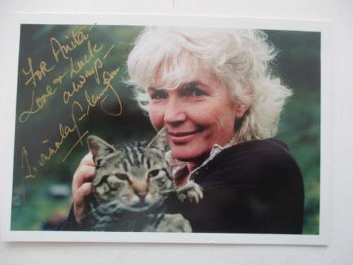 AUTOGRAPHED / SIGNED - FIONNULA FLANAGAN  - THE OTHERS / STAR TREK
