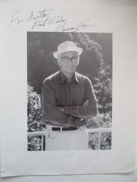 AUTOGRAPHED / SIGNED -  NORMAN LEAR TV WRITER ACTOR ALL IN THE FAMILY A4 SIZE