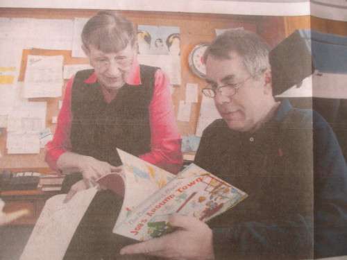 AUTOGRAPHED / SIGNED - JAN BERENSTAIN AUTHOR BERNSTAIN BEARS- NEWSPAPER ARTICAL