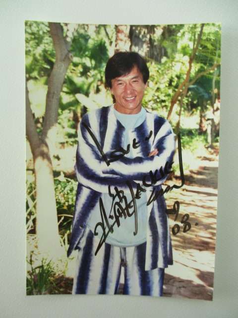 AUTOGRAPHED / SIGNED - JACKIE CHAN  -  APP POSTCARD SIZE