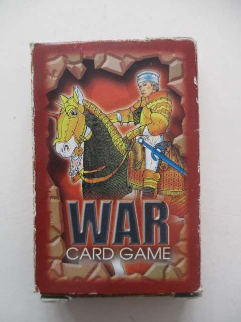VINTAGE MEDIAVAL WAR CARDS GAME  33 CARDS - IN ORIGINAL BOX