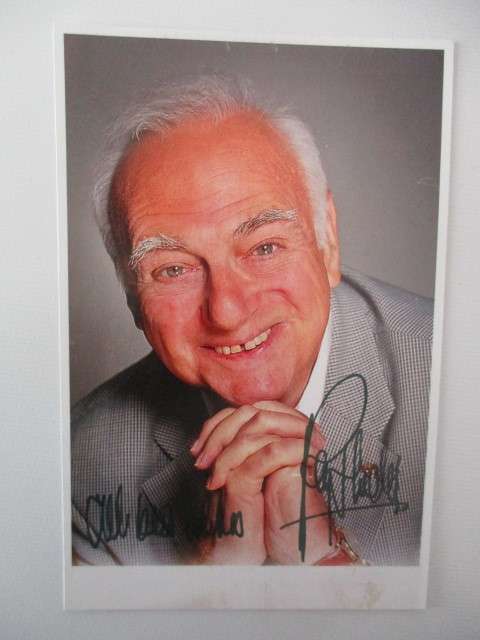 AUTOGRAPHED / SIGNED - ROY HUDD - COMEDIAN  APP. POSTCARD SIZE