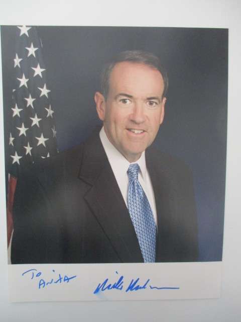 AUTOGRAPHED / SIGNED - MIKE HUCKABEE GOVERNOR  A4 SIZE